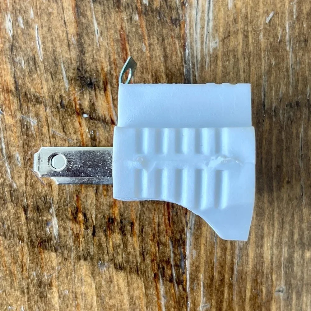 15-Amp 2 Wire To 3 Wire Single To Single Basic Standard Adapter